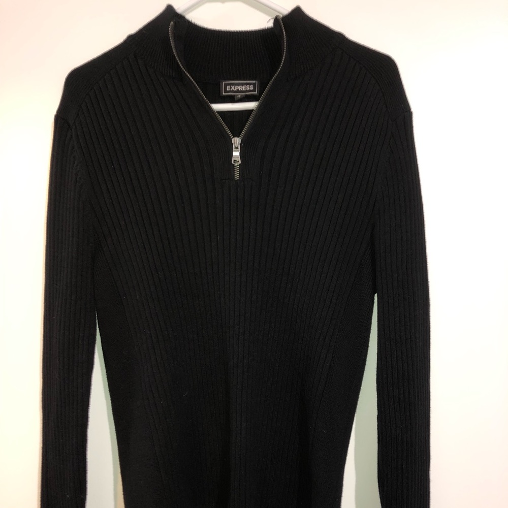 Express Men’s Quarter Zip Sweater in Black!